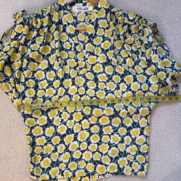 Diane von Furstenburg Grania Silk Floral Top - Picture 6 of 13